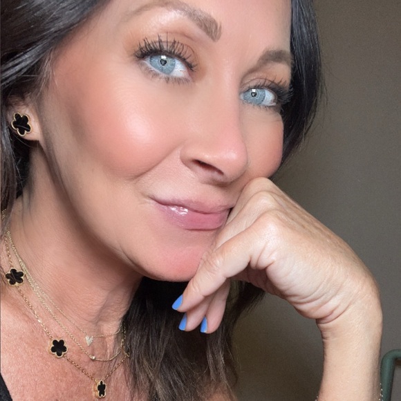 Meet your Posher, Lori - Picture 4 of 4